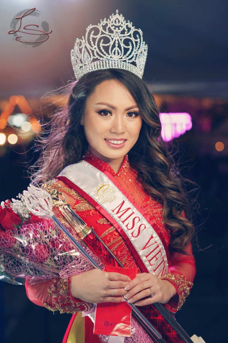 Representing Queen of Miss Vietnam of Sacramento TRACIE DANG